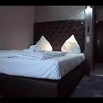 Sl'otel Im Parforcehaus 4* Bernburg