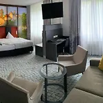 Hotel Sl'otel Im Parforcehaus 4*