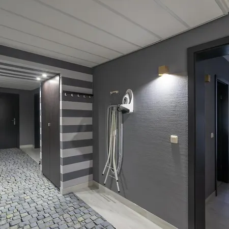 Sl'otel Im Parforcehaus 4*