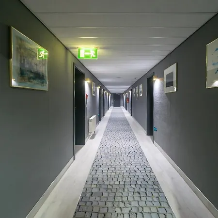 Sl'otel Im Parforcehaus فندق