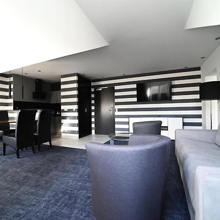 Hotel Sl'otel Im Parforcehaus 4*