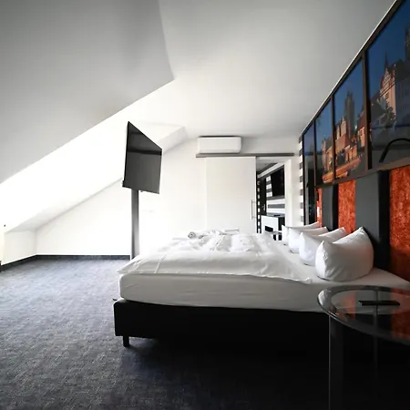 Sl'otel Im Parforcehaus 酒店 4*