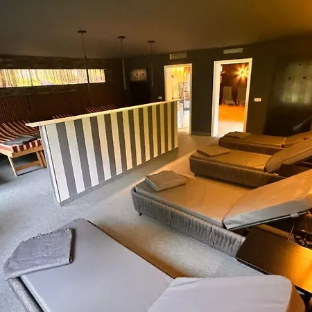 Sl'otel Im Parforcehaus