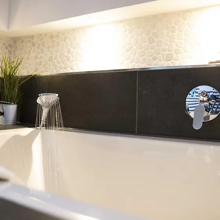 Szálloda Sl'otel Im Parforcehaus 4*