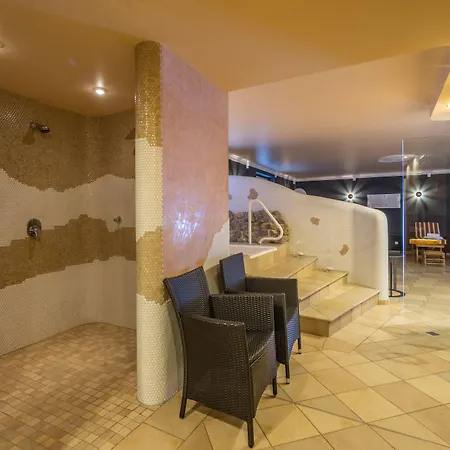Sl'otel Im Parforcehaus Bernburg