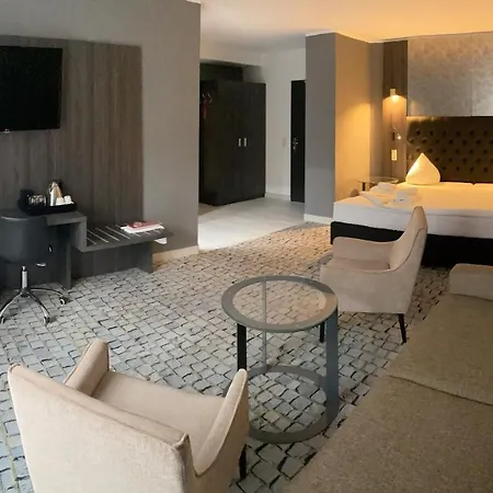 Sl'otel Im Parforcehaus 4* Bernburg