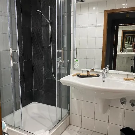 Sl'otel Im Parforcehaus