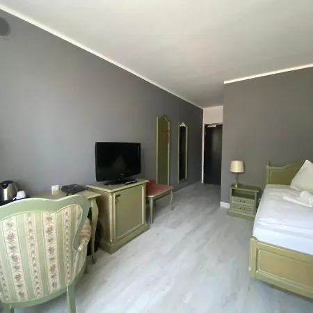 Sl'otel Im Parforcehaus