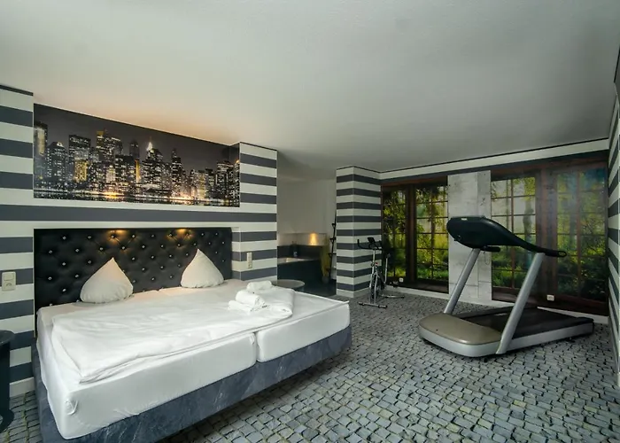 Отель Sl'otel Im Parforcehaus 4*