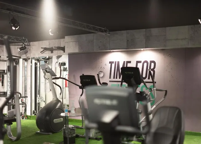 Sl'otel Im Parforcehaus 4*