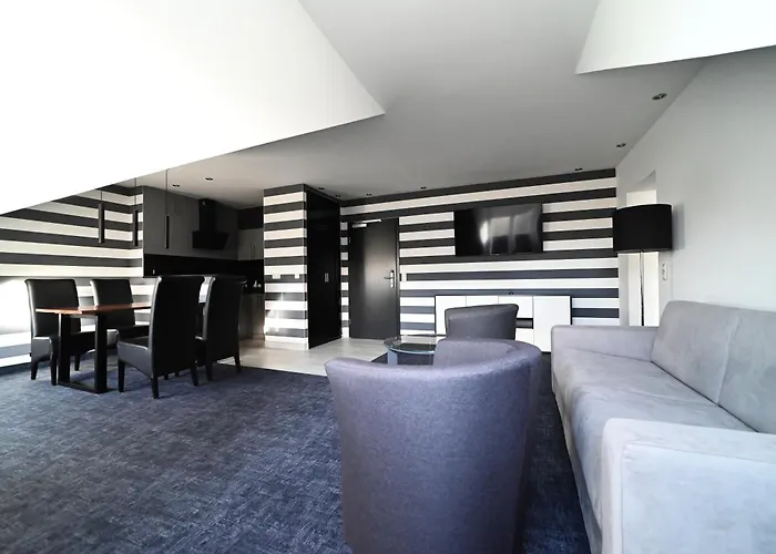 Szálloda Sl'otel Im Parforcehaus 4*