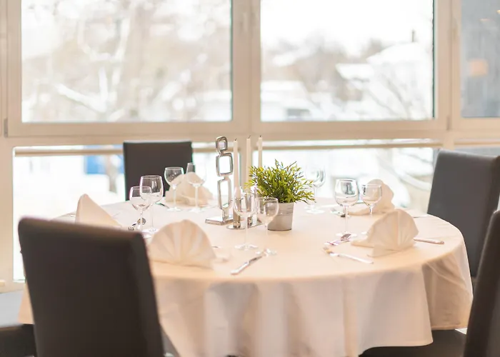 Sl'otel Im Parforcehaus 4*