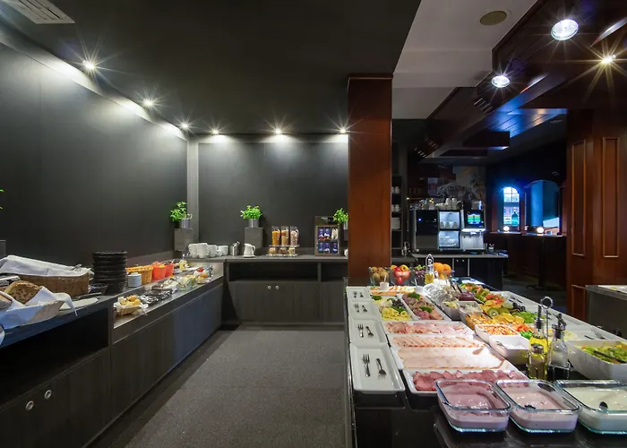 Sl'otel Im Parforcehaus 4*