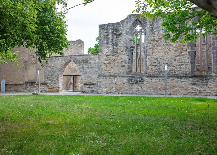 Sl'otel Im Parforcehaus Bernburg