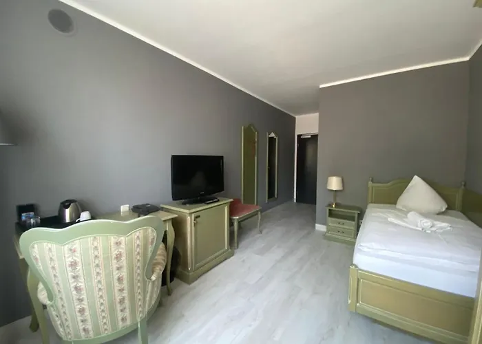 Sl'otel Im Parforcehaus